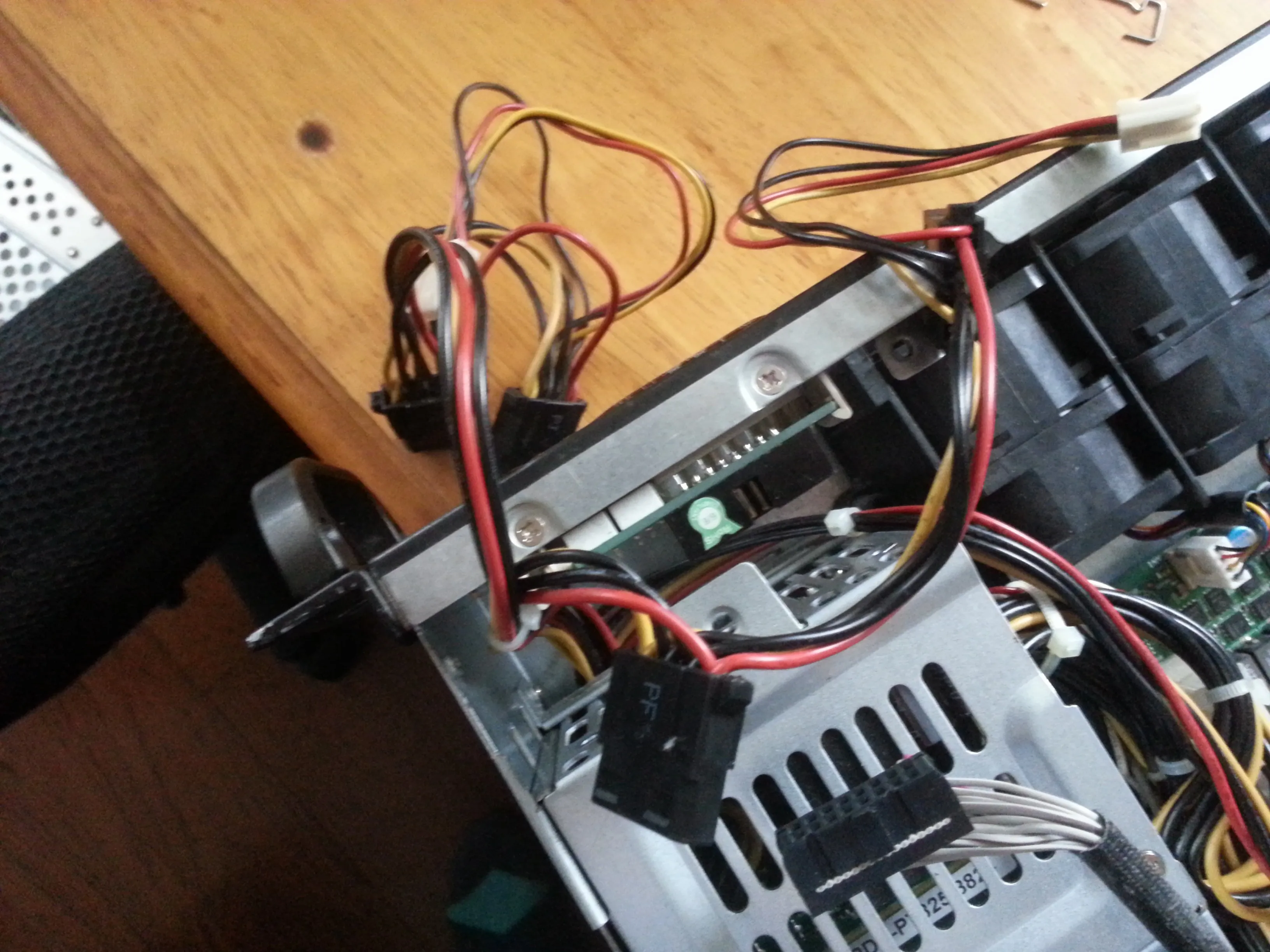 Peripheral cables arranged neatly for PSU to GPU connection