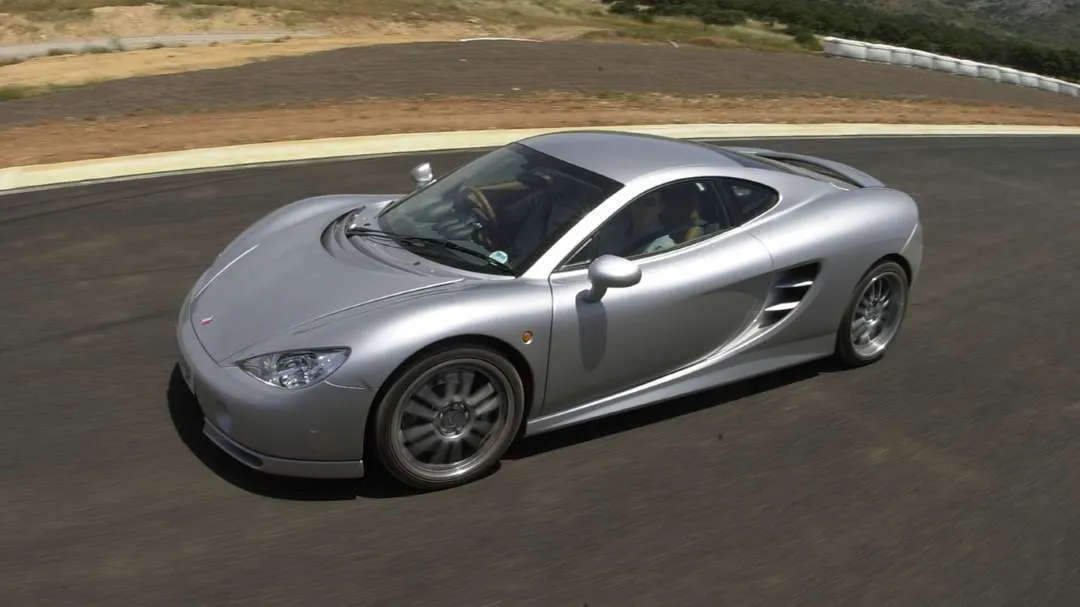 Ascari KZ1 with its low-slung, race-ready stance