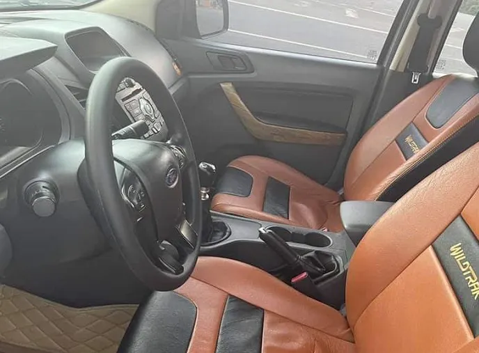 Ford Ranger XLS 2016 pickup truck in used car listing display