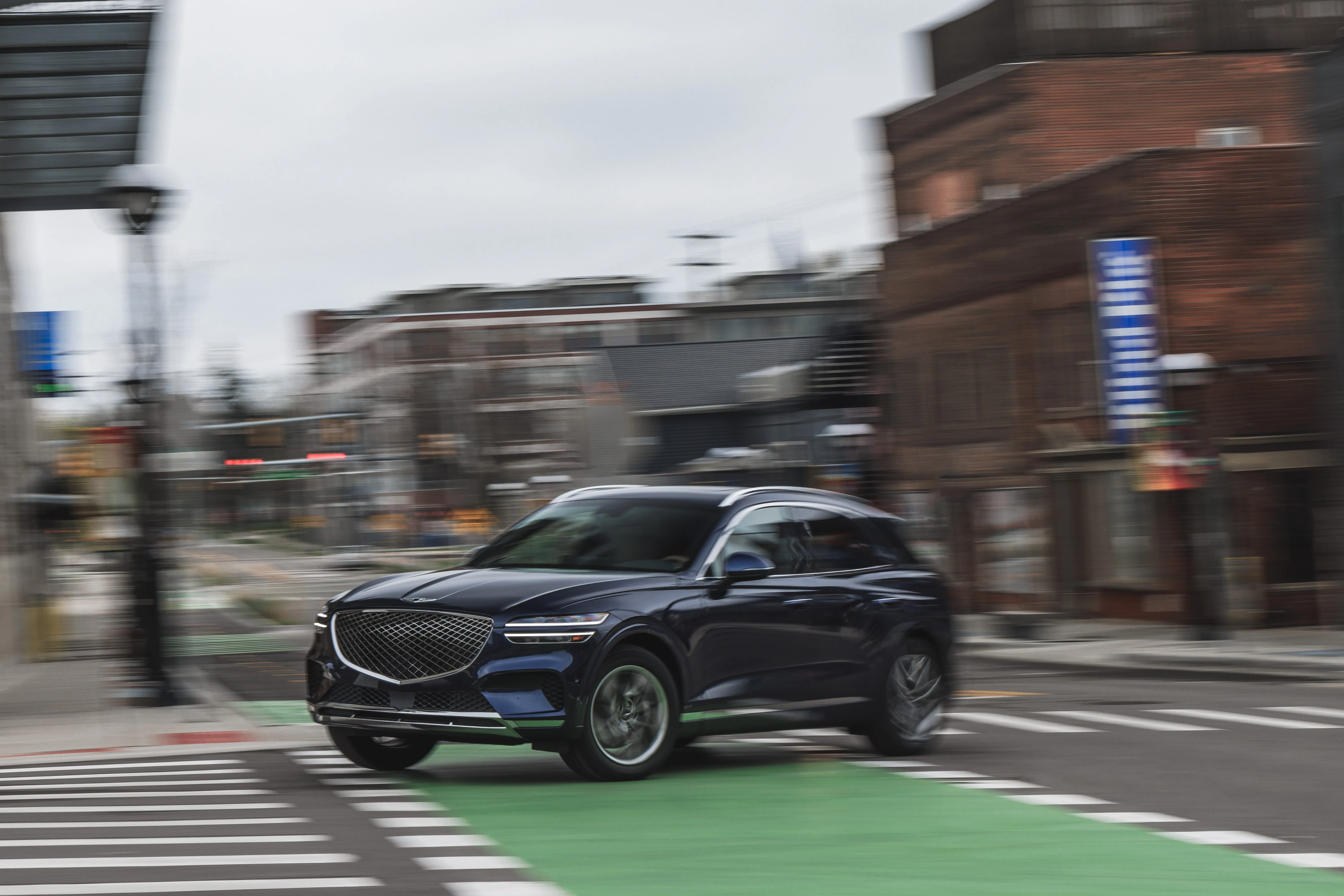 2023 Genesis GV70 parked, highlighting its elegant and modern exterior