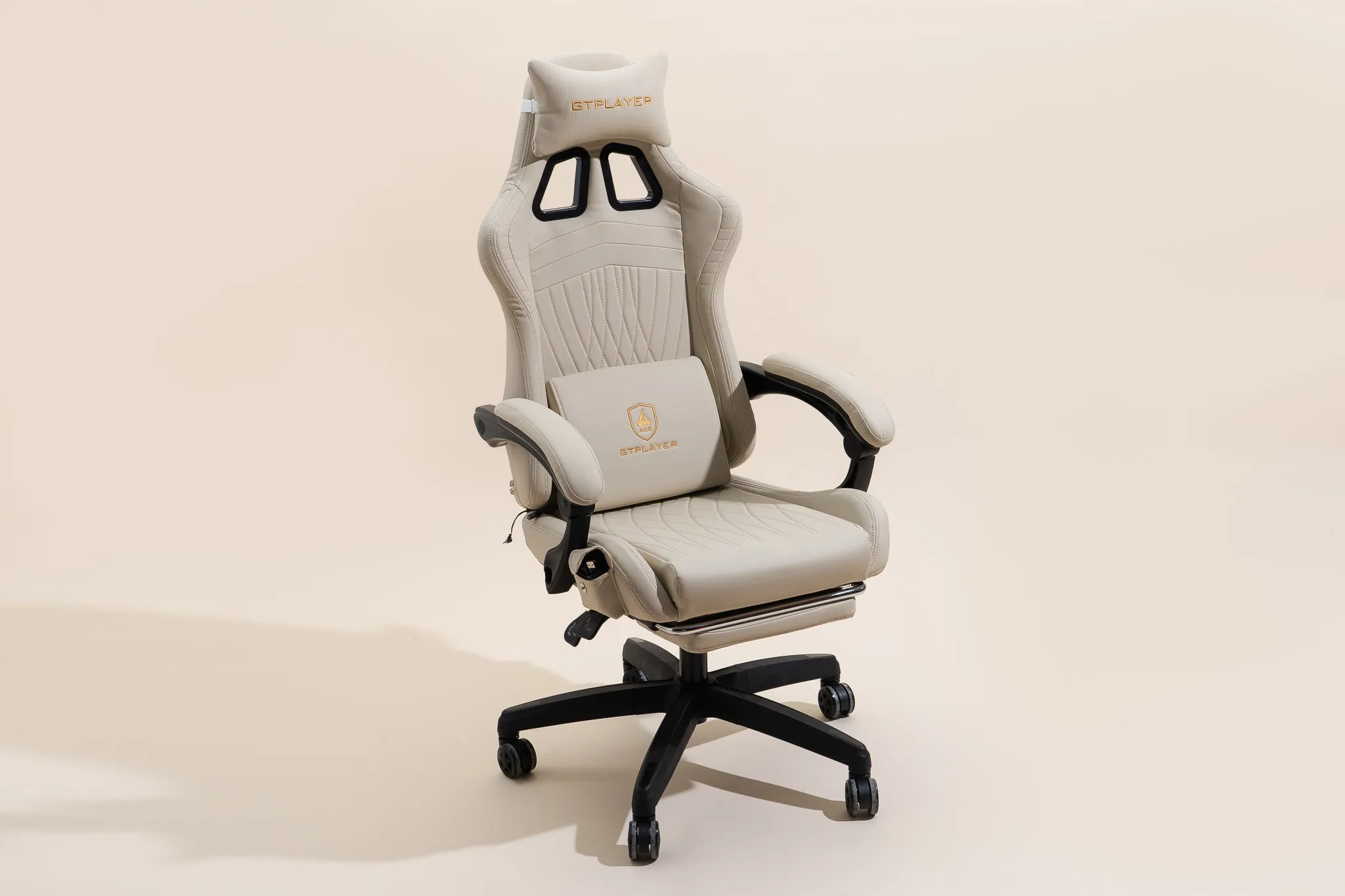 GTPlayer Ace Pro gaming chair with footrest and Bluetooth speakers