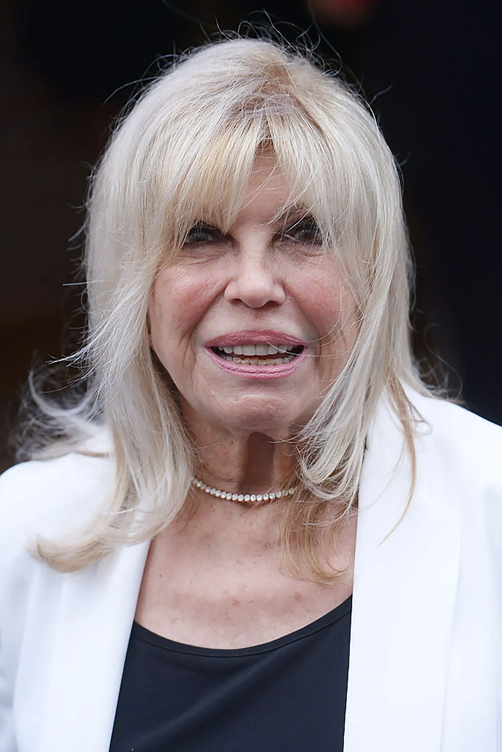 Nancy Sinatra, Frank Sinatra's eldest daughter