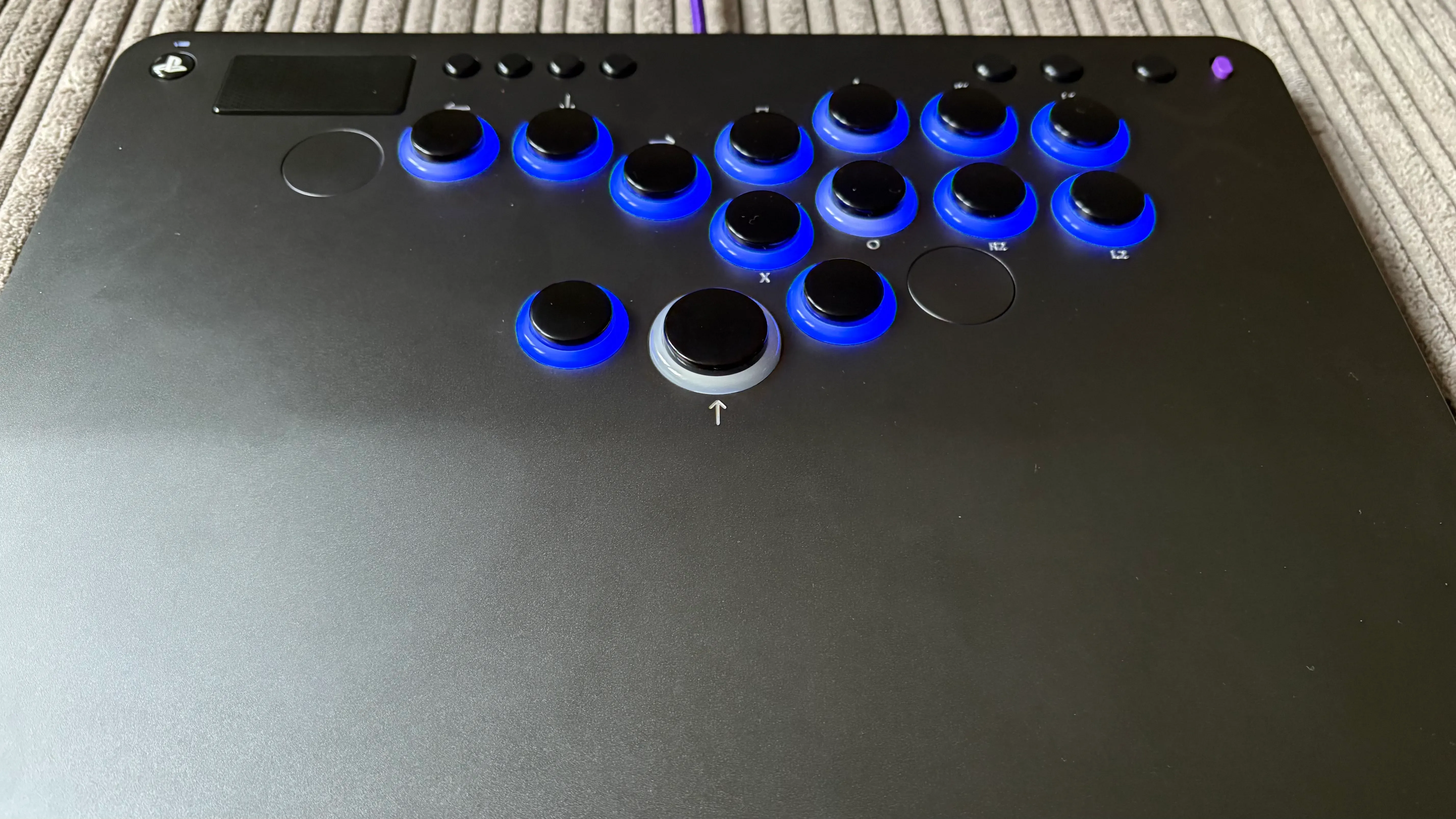 Customizable leverless controller with additional button slots