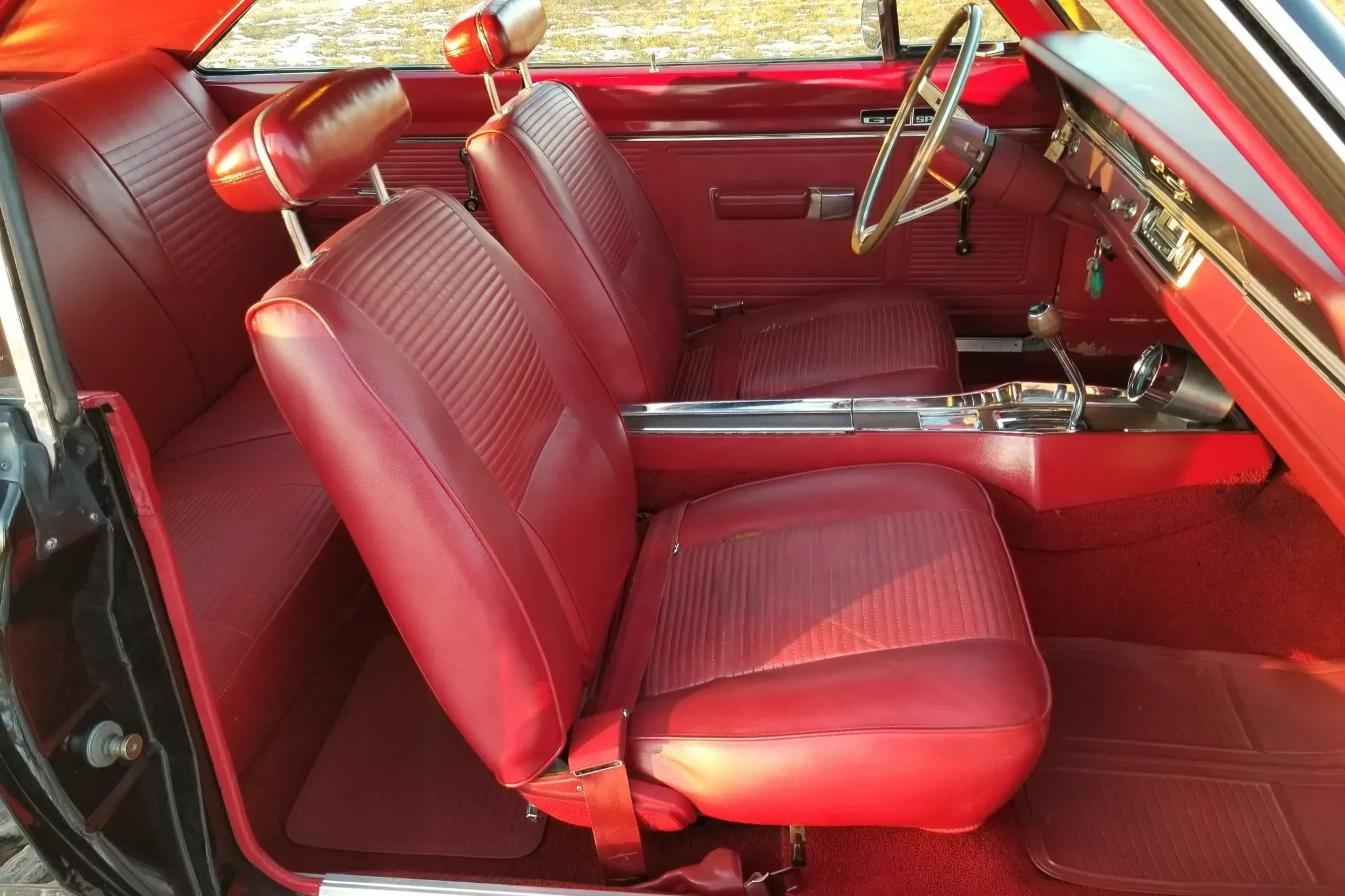 Close-up detail of Dodge Dart GTS 440 exterior finish and trim