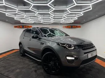 Land Rover Discovery Sport HSE Luxury in black with panoramic roof