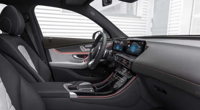 Mercedes-Benz EQC 2025 front and rear seating with diamond-quilted leather upholstery