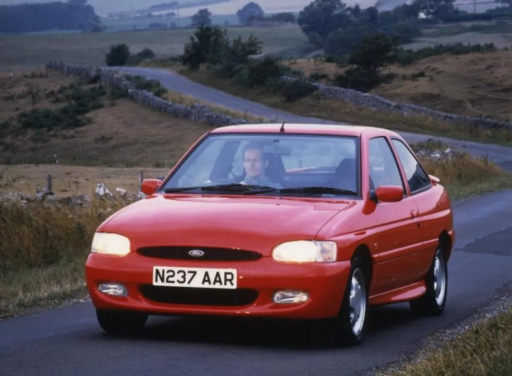 Ford Escort retro illustration of Escort RS2000 used as visual reference