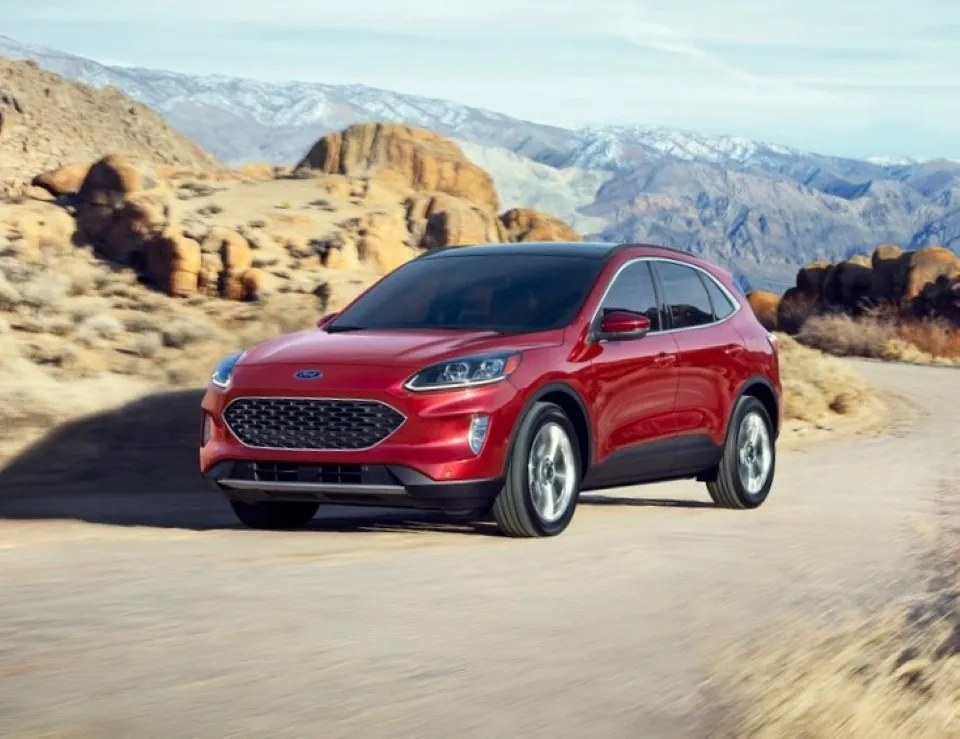 2020 Ford Escape Hybrid Titanium AWD front three-quarter view