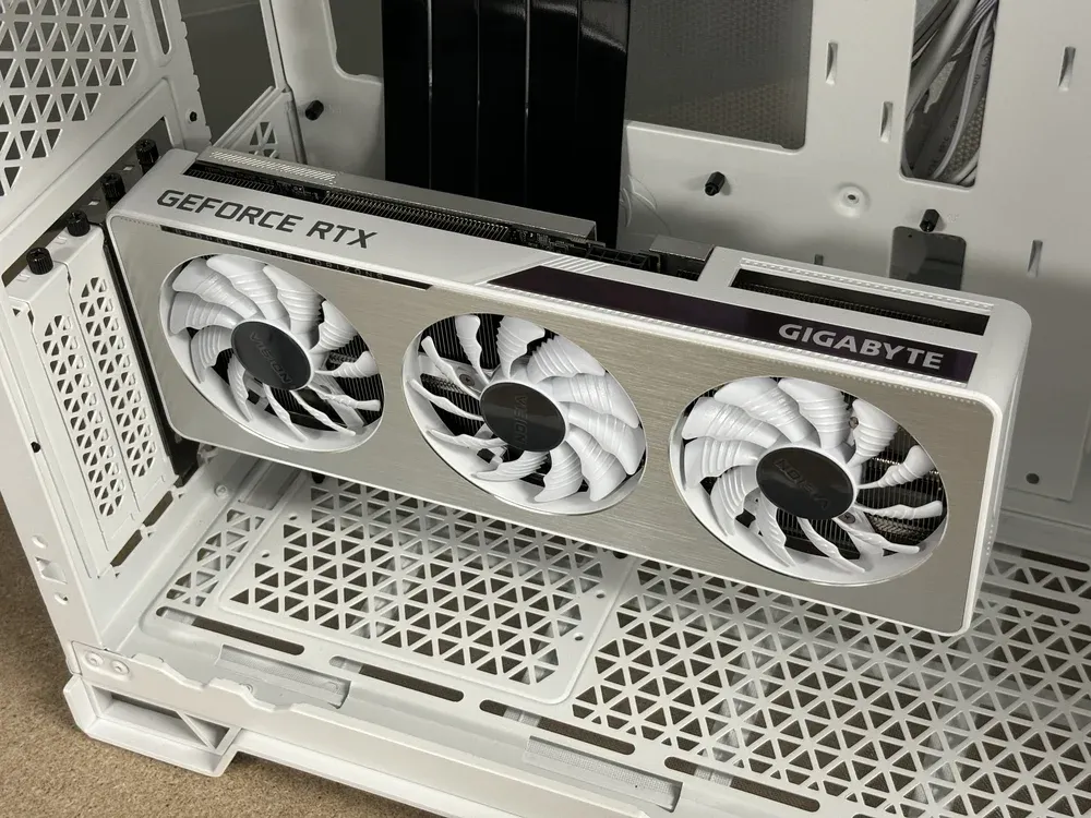 PCIe riser bracket and mounting structure inside modular PC case