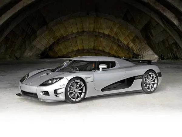 Koenigsegg CCXR Trevita with diamond-weave carbon fiber finish