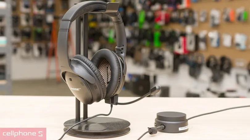 Durable wired Bose headphones with premium materials