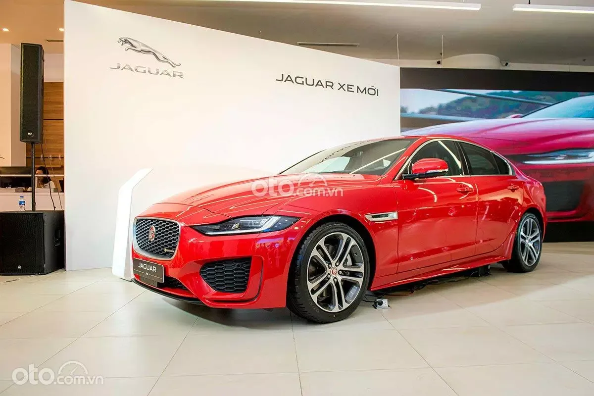 Jaguar XE exterior design with LED headlights and sporty styling