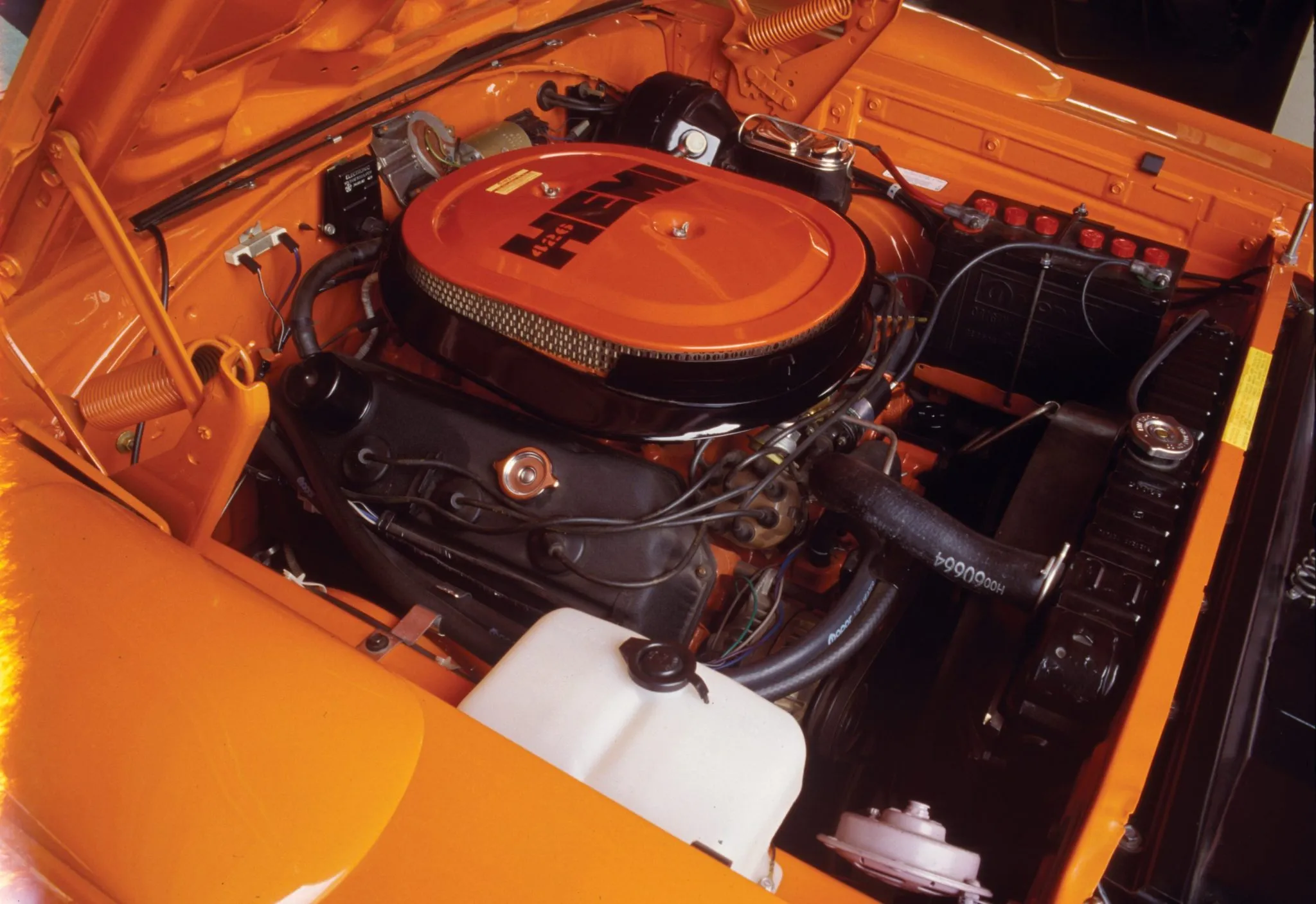 1970 Plymouth Superbird 426 Hemi V8 engine bay