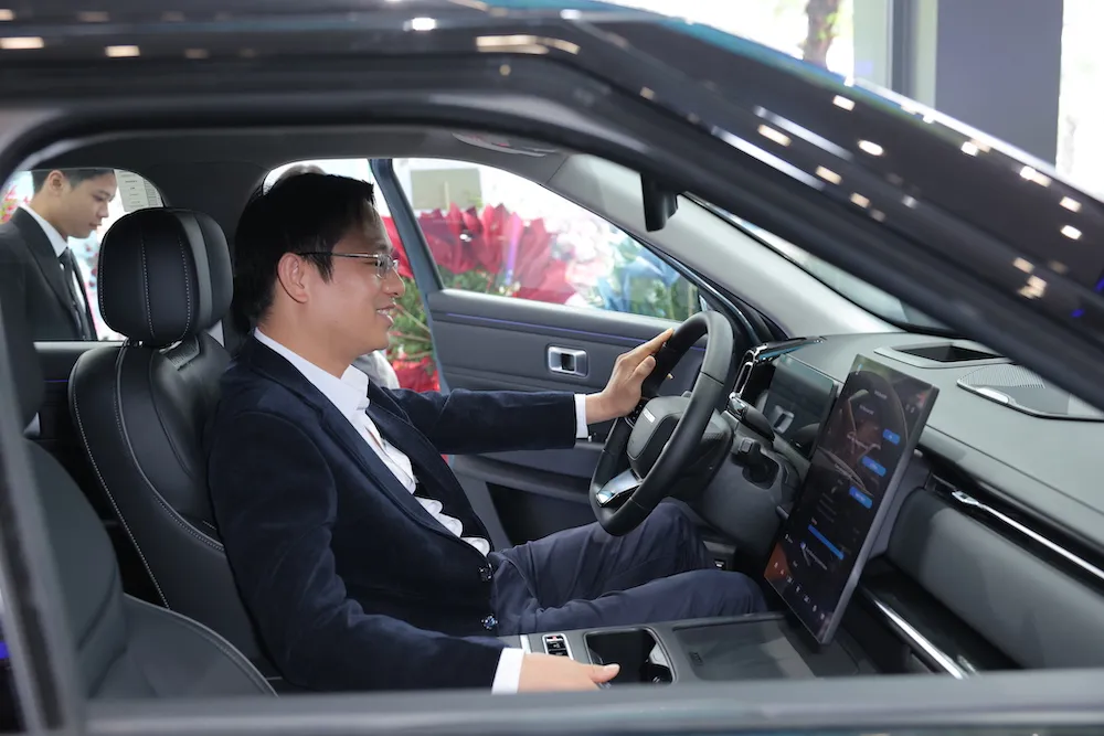 Premium Chinese vehicles showcased as competition expands in Vietnam's automotive market