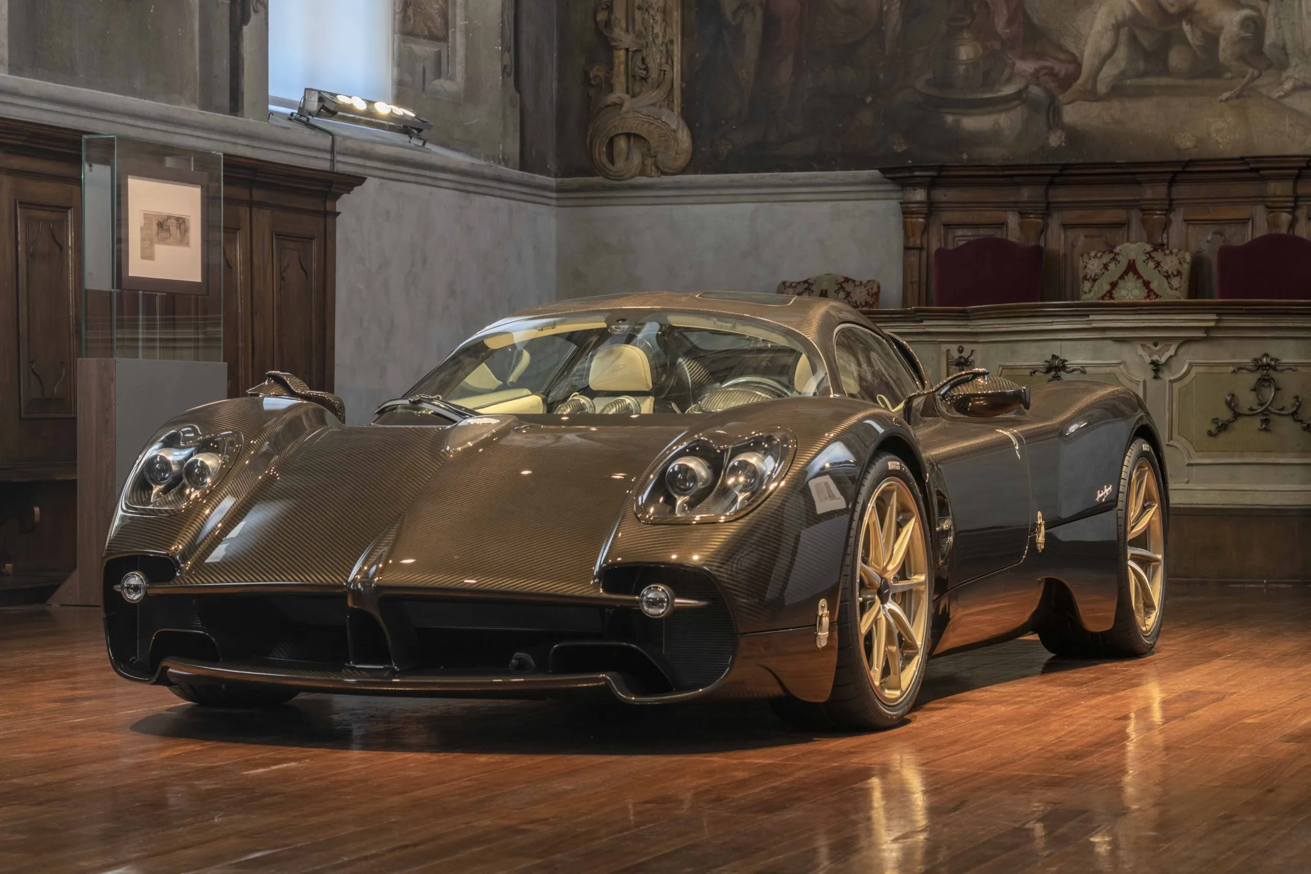 Pagani Utopia coupé showcasing bespoke carbonwork and coachbuilding detail