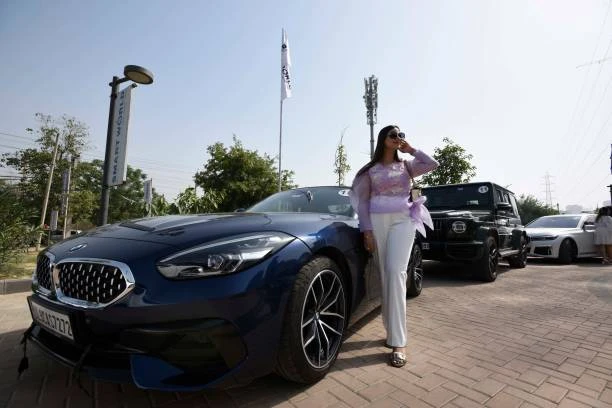 Luxury vehicle inspection showing diagnostic checks for potential repair risks and ownership concerns