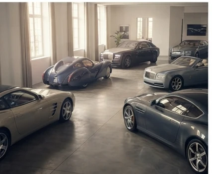 Rolls-Royce Coachbuild models comparison featuring exclusive roadster and coupe silhouettes